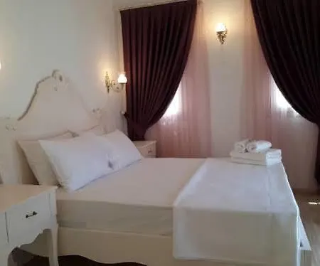 Alaris Bed & Breakfast 2*
