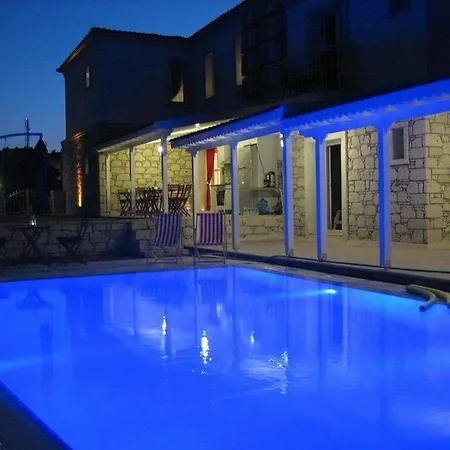 阿拉卡提阿莱瑞斯酒店 住宿加早餐酒店 3*