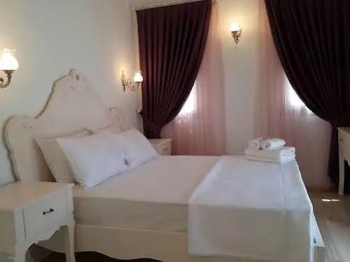 Alaris Bed & Breakfast 3*