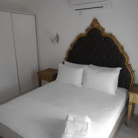 فندق مبيت وإفطار Alaris 3*